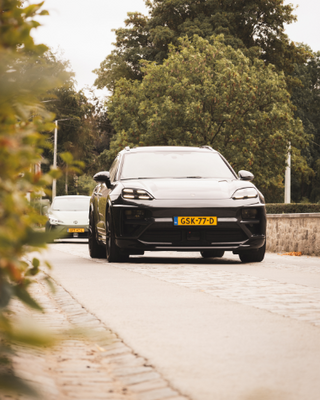 Niels mit dem Porsche Macan bei der Eifel Ignition