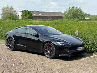 Christian mit dem Tesla Model S bei der Ardennen Attack