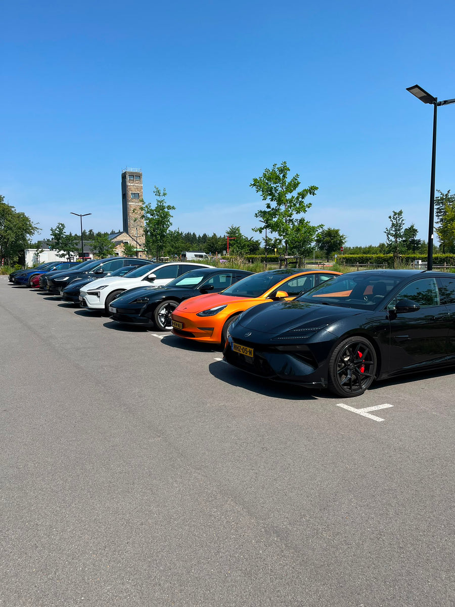 Aufstellung der Elektroautos am Start